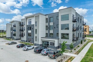 District Place in Ankeny, IA - Building Photo