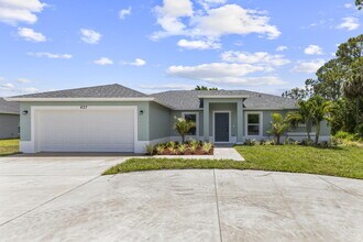 637 NW Bayshore Blvd in Port St. Lucie, FL - Building Photo - Building Photo