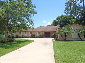 525 Hidden Creek Dr in Merritt Island, FL - Building Photo - Building Photo