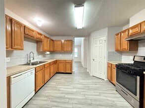 6534 Carly Park Way in Houston, TX - Building Photo - Building Photo