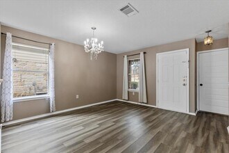 5621 Abby Ann Ln in Austin, TX - Building Photo - Building Photo