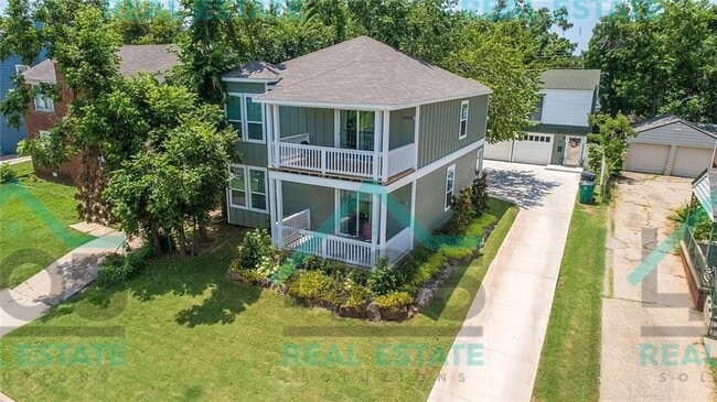 property at 2225 N Gatewood Ave