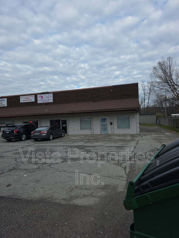 7292 Manslick Rd in Louisville, KY - Foto de edificio - Building Photo