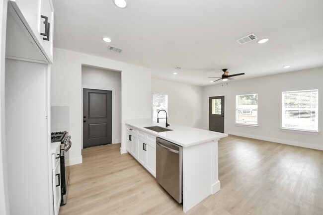 property at 1314 W Willis St