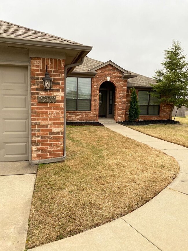 2200 SE 5th St in Moore, OK - Building Photo - Building Photo