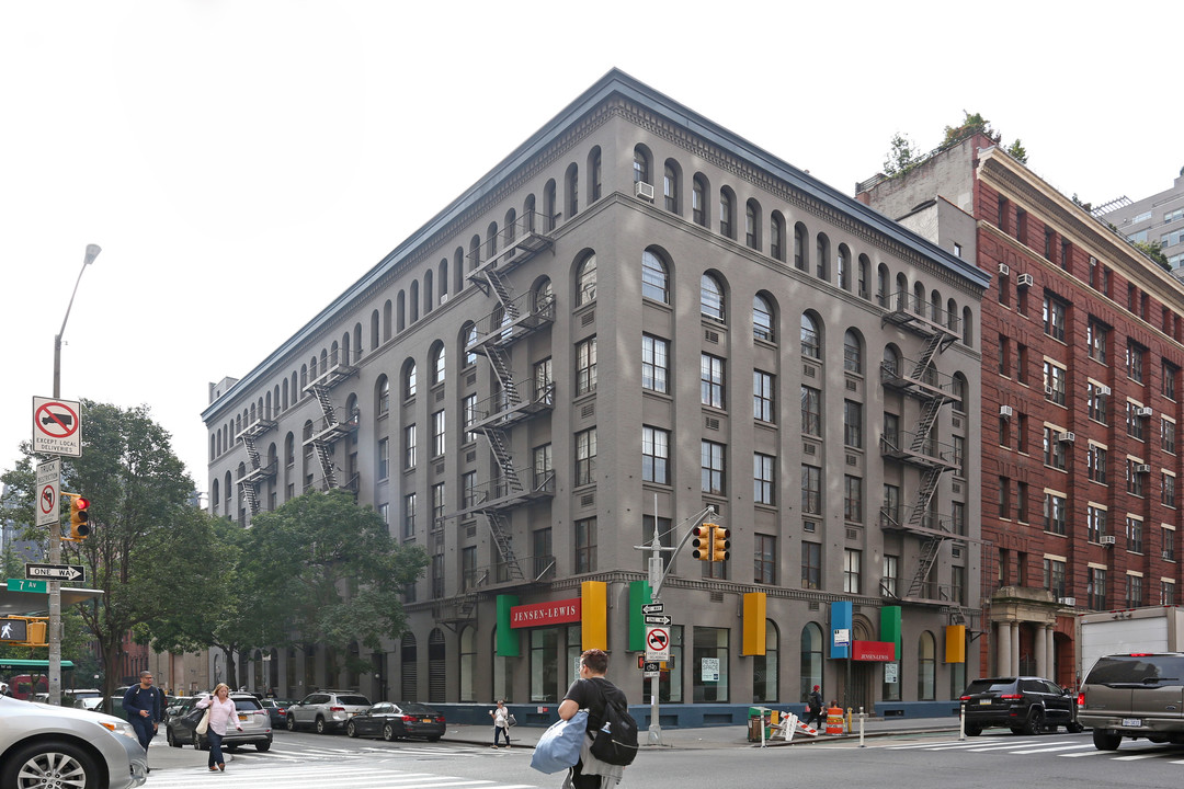 152-160 W 16th St in New York, NY - Foto de edificio