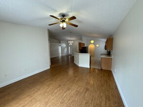 14018 Econ Woods Ln in Orlando, FL - Building Photo - Building Photo