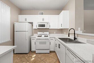 1441 Santa Lucia Rd in Chula Vista, CA - Foto de edificio - Building Photo