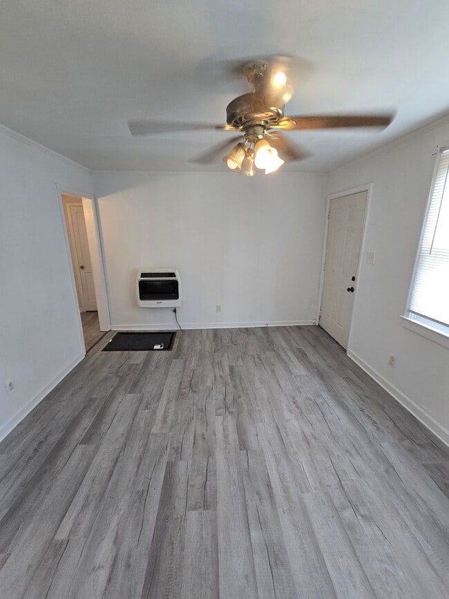 2002 Wakefield Ave
