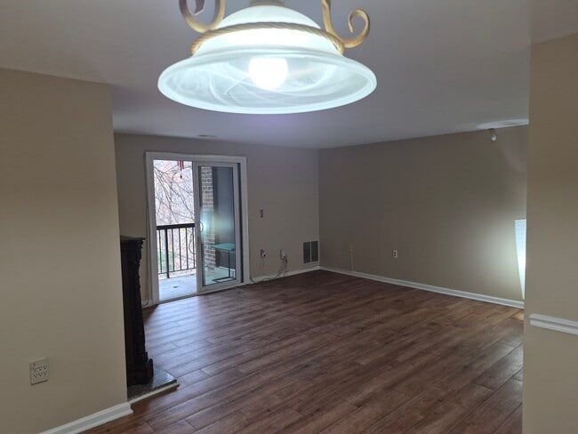 13211 Chalet Pl, Unit chalet in Germantown, MD - Building Photo - Building Photo