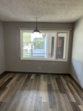 650 E 12th St, Unit 639 E 10th st in York, NE - Foto de edificio - Building Photo