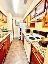 10616 Mellow Ln, Unit 40B in Austin, TX - Building Photo - Building Photo