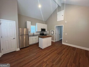 19 Myrtle Dr in Gainesville, GA - Building Photo - Building Photo