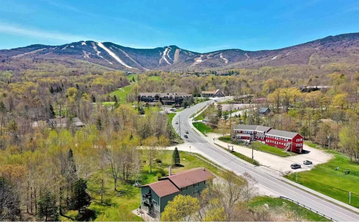 2461 Killington Rd, Unit 2 in Killington, VT - Building Photo