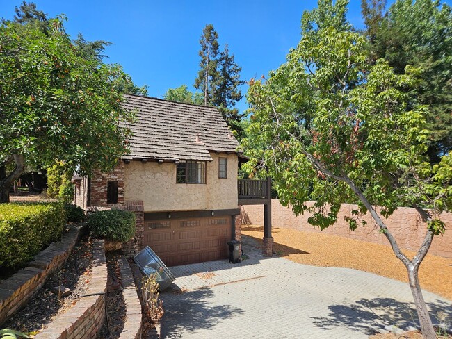 150 Arroyo Way in San Jose, CA - Building Photo - Building Photo