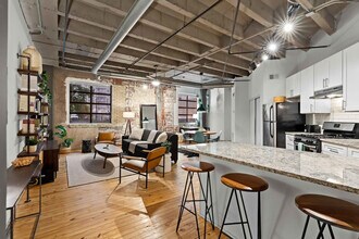 900 Peachtree St NE in Atlanta, GA - Building Photo - Building Photo