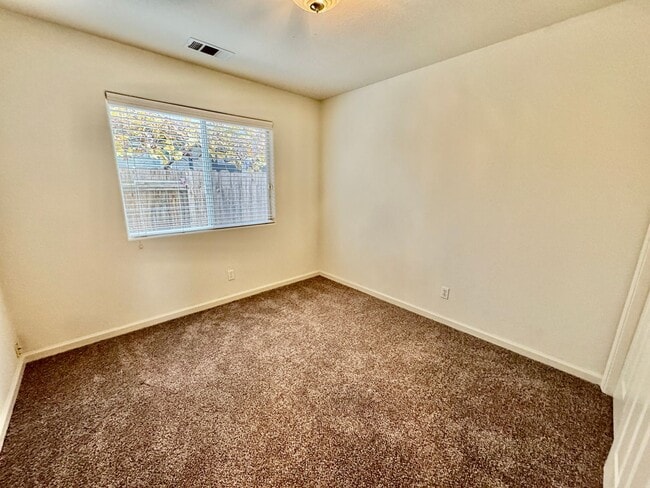 673 Tusky Ave in Los Banos, CA - Building Photo - Building Photo