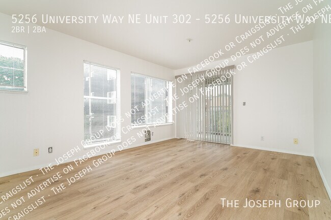 5256 University Wy NE in Seattle, WA - Foto de edificio - Building Photo