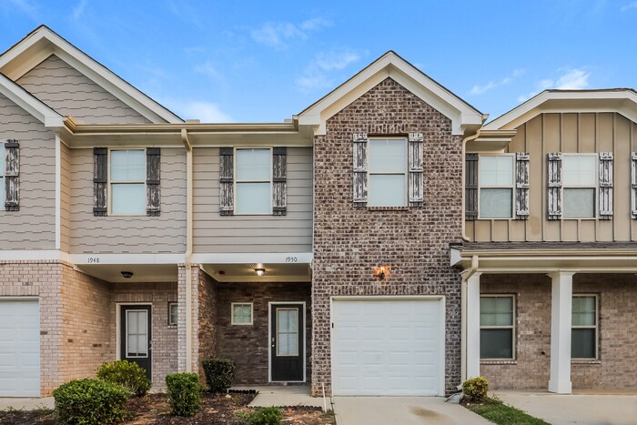 1950 Old Dogwood in Jonesboro, GA - Building Photo