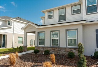 387 Crossings Ave in St. Cloud, FL - Foto de edificio - Building Photo