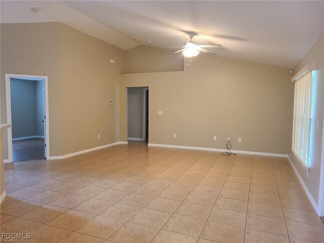 3210 11th St SW in Lehigh Acres, FL - Building Photo - Building Photo