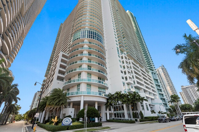 property at 1800 N Bayshore Dr
