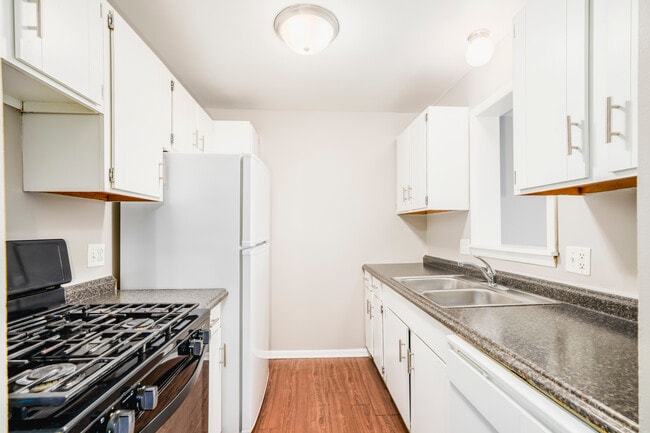 Foster Park Apartments