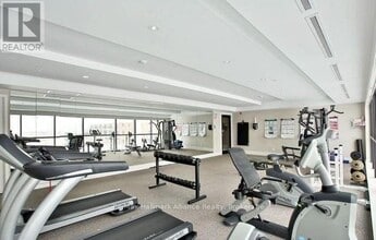 128 Garden Dr in Oakville, ON - Building Photo - Building Photo