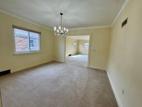 234 E Pleasant St in Davenport, IA - Building Photo - Building Photo