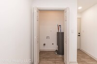 634 Woodburn Dr photo'
