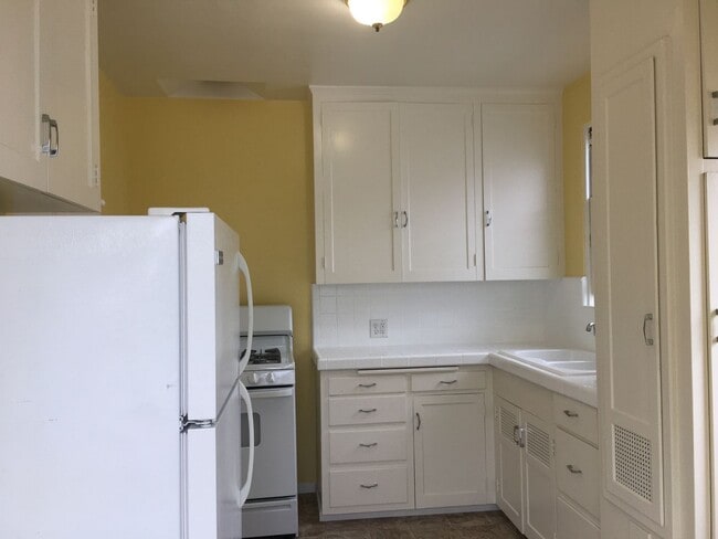 property at 4054 Goldfinch St