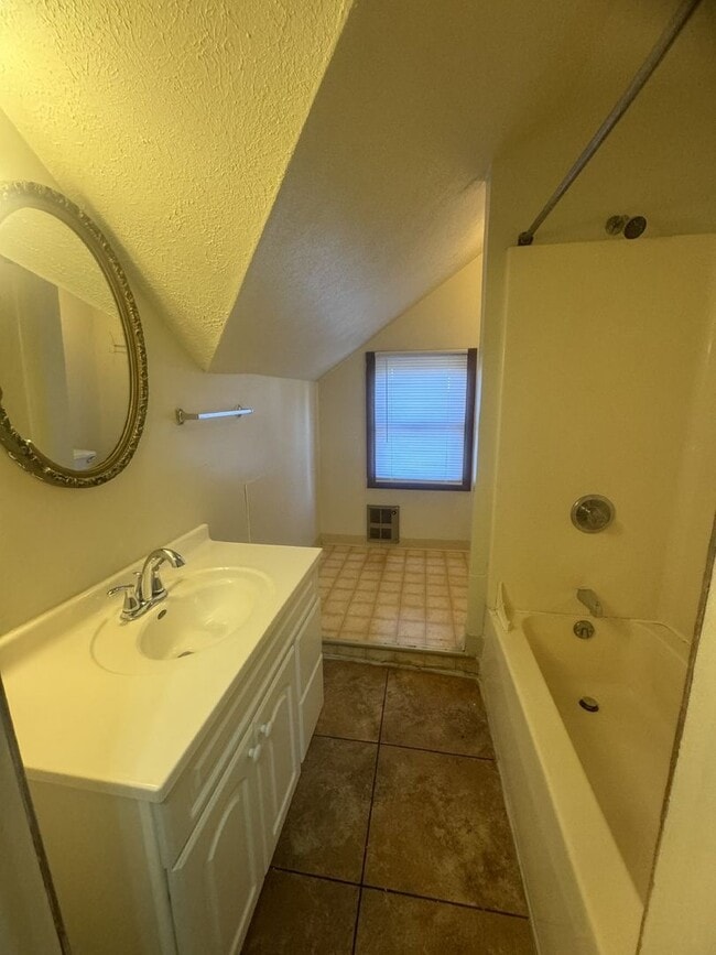 317 N Indiana Ave in Bloomington, IN - Building Photo - Building Photo