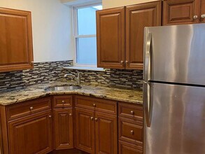 1105 E Snyder Ave in Philadelphia, PA - Building Photo - Building Photo