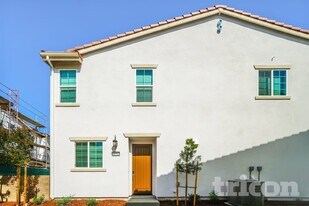 10563 Vina Ct in Elk Grove, CA - Building Photo
