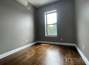 Myrtle Avenue, Unit 3C in Queens, NY - Building Photo - Building Photo