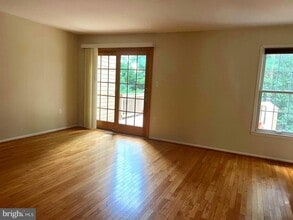 7303 Stream Way in West Springfield, VA - Building Photo - Building Photo