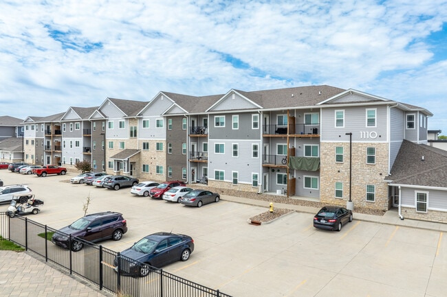 Autumn Ridge Apartments - Casual Spaces