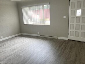 347 N Washington Ave in Loveland, CO - Building Photo - Building Photo