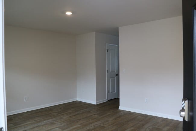 901 Riverstone Dr in Greenville, NC - Building Photo - Building Photo