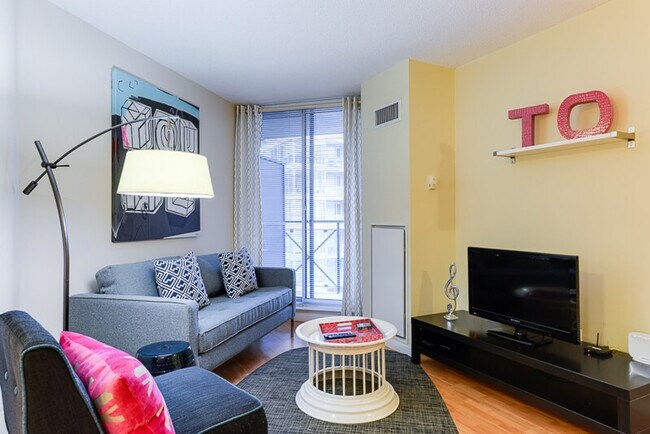 203 Adelaide St W in Toronto, ON - Building Photo - Building Photo