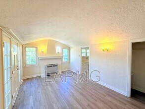 4024-4026 York Blvd in Los Angeles, CA - Building Photo - Building Photo