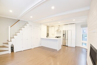 2026 N Cleveland Ave in Chicago, IL - Foto de edificio - Building Photo