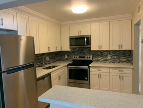 708 SE 2nd Ave, Unit 324 in Deerfield Beach, FL - Building Photo - Building Photo