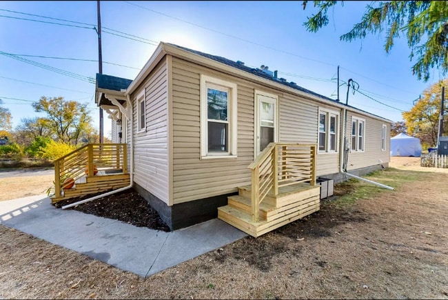 383 N Dewey St in St. Paul, MN - Building Photo - Building Photo