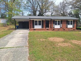 5370 Longmeadow Ln in Atlanta, GA - Building Photo