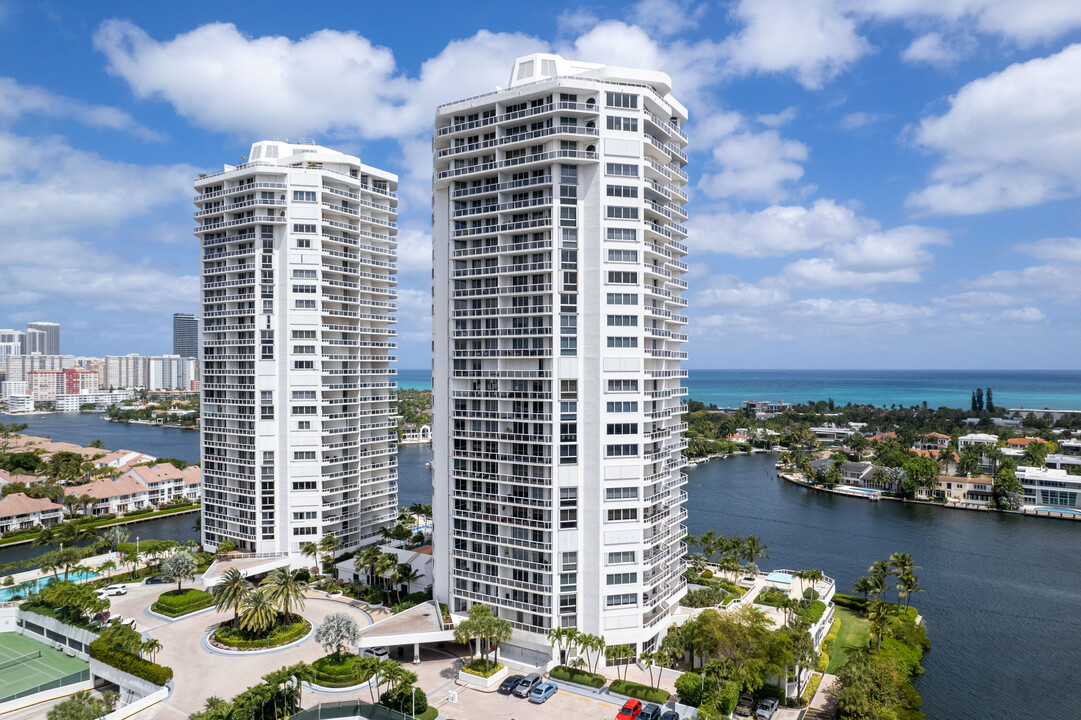 Tower 2 in Miami, FL - Foto de edificio