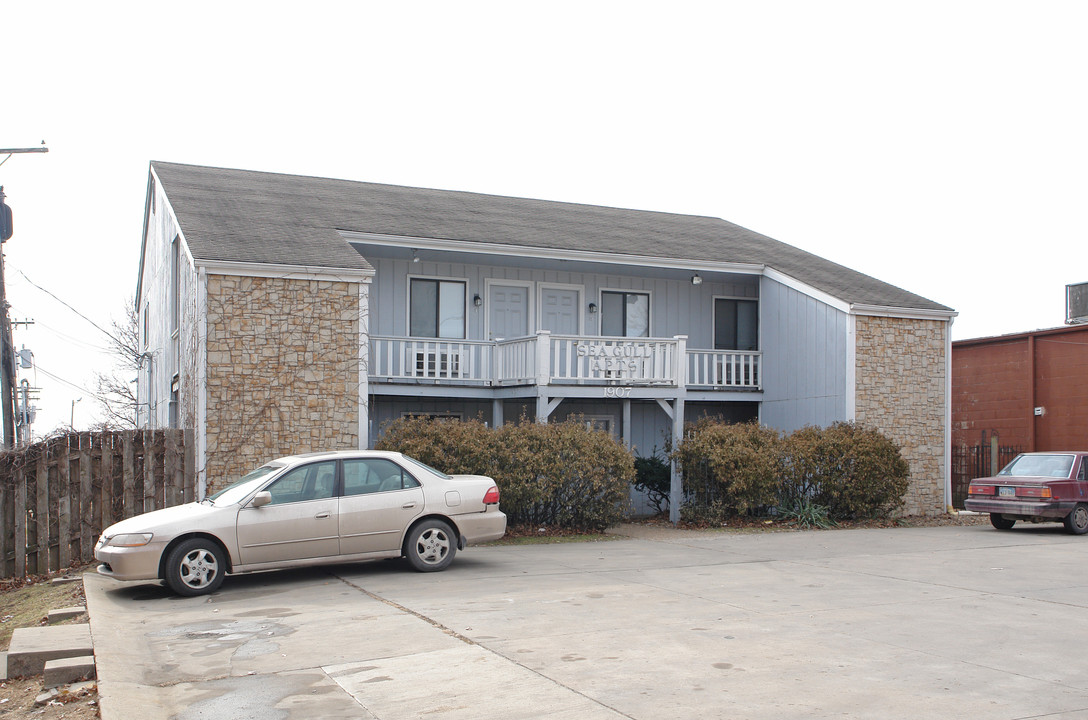 Sea Gull in Lawrence, KS - Building Photo