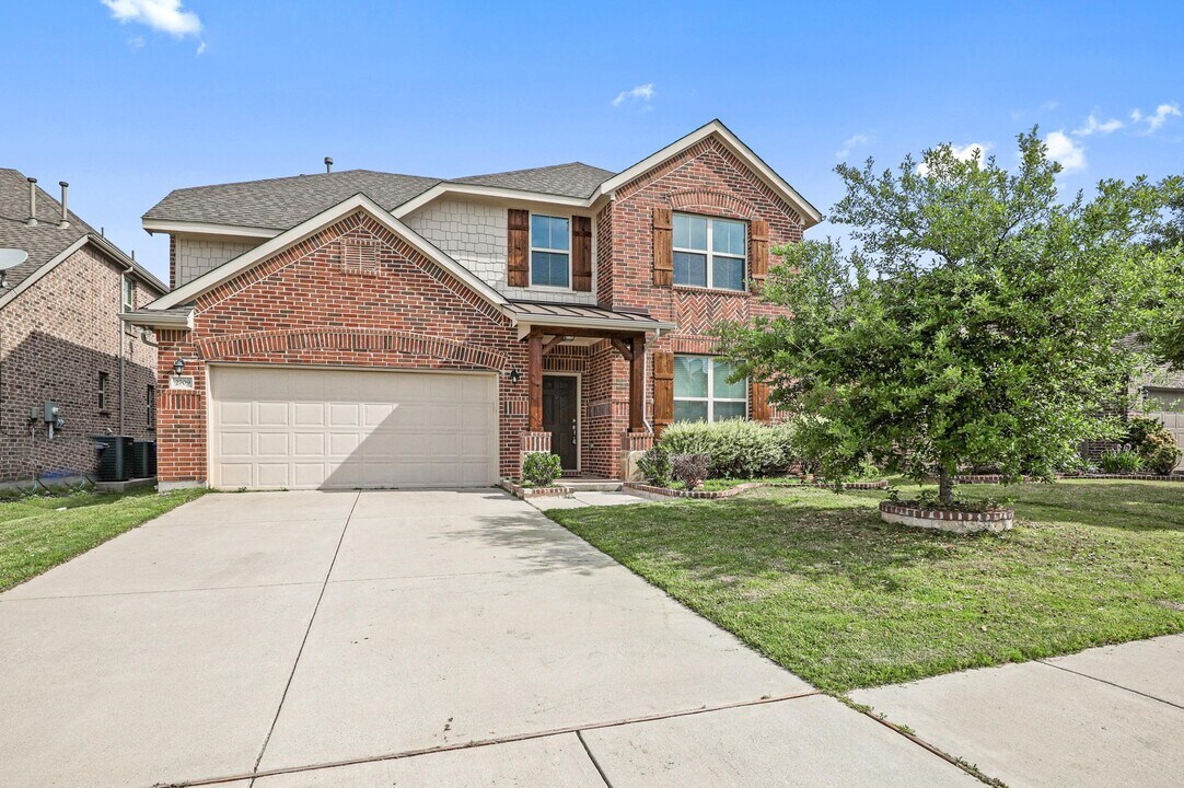 2709 Calmwood Dr in Little Elm, TX - Building Photo