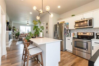 1421 NE Little Beaver Dr in Grimes, IA - Building Photo - Building Photo