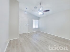 12008 W Rosewood Dr in El Mirage, AZ - Building Photo - Building Photo